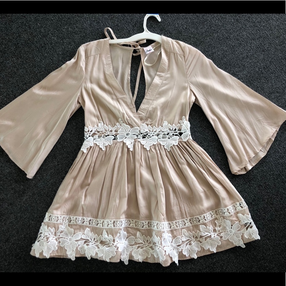 beautiful dress SELFIE LESLIE